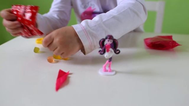 Дракулаура. Открываю коробочку Свит бокс Монстер Хай. Sweet box Monster High смотреть онлайн