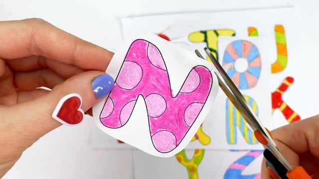 Вырезаем Буквы Ножницами. Видео для Малышей. Английские Буквы! смотреть онлайн