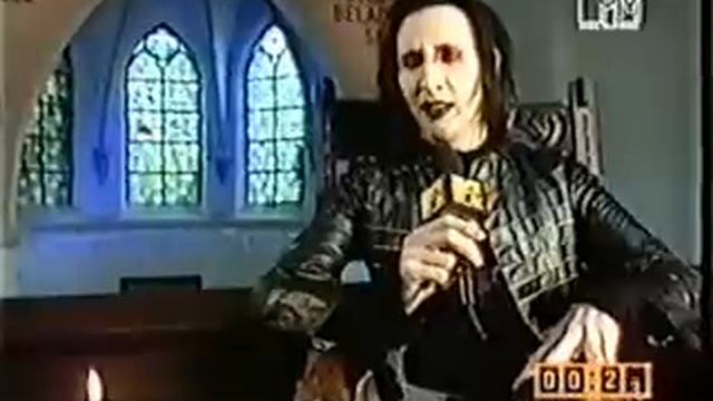 Marilyn Manson talks about Christina Aguilera смотреть онлайн