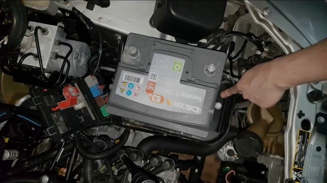 SOSTITUZIONE BATTERIA LANCIA Y 840 смотреть онлайн