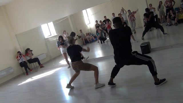 Резюме реггетон под музыку. Eduardo Madrazo #cubansummerfest смотреть онлайн