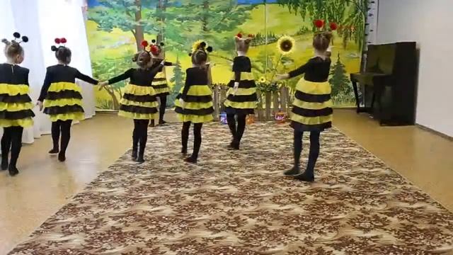 "Веселые пчёлки"! младшая группа ансамбля танца "Жемчужина" студии "Вдохновение" ДДК им.Д.Н.Пичугин смотреть онлайн