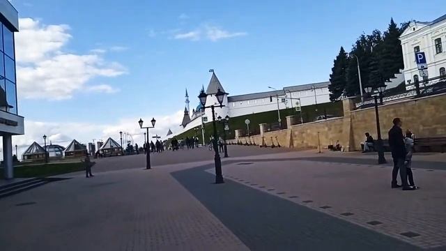 Комбоусилитель VOX VX50 AG на улице Баумана. Тест на громкость. смотреть онлайн