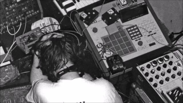 AFX (Aphex Twin) - 21 Forgotten T смотреть онлайн