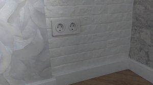 Показываю результат установки розеток Odace в нашей спальне