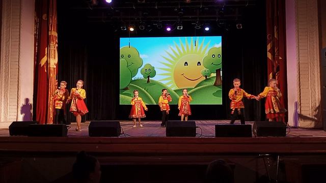 Мир надежд - От улыбки смотреть онлайн