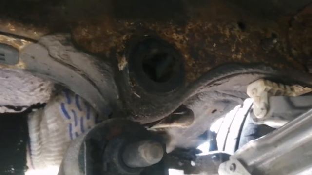 Замена задних сайлентблоков верхних в кузове Peugeot Boxer. смотреть онлайн