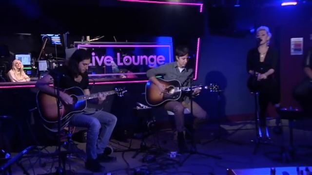 Miley Cyrus covers Summertime Sadness in the Live Lounge смотреть онлайн