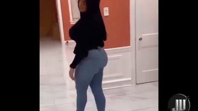 Alejandra Mercedes biggg jeans ass смотреть онлайн