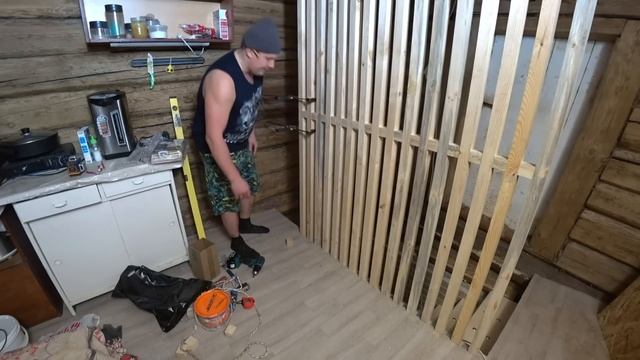 Построил перегородку из деревянных брусков, получилась безопасная стена смотреть онлайн