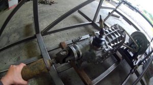 Строительство гусеничного вездехода серия 4. Установка двигателя и трансмиссии.