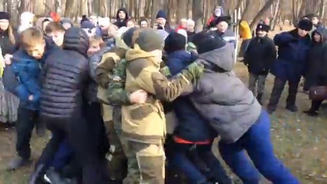 Стенка на стенку. Подростки смотреть онлайн