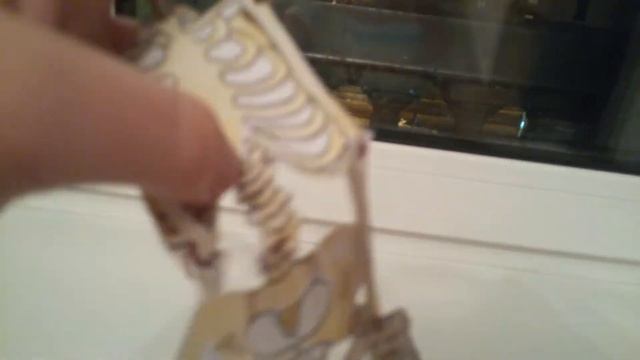 Скелет человека из бумаги и картона. смотреть онлайн