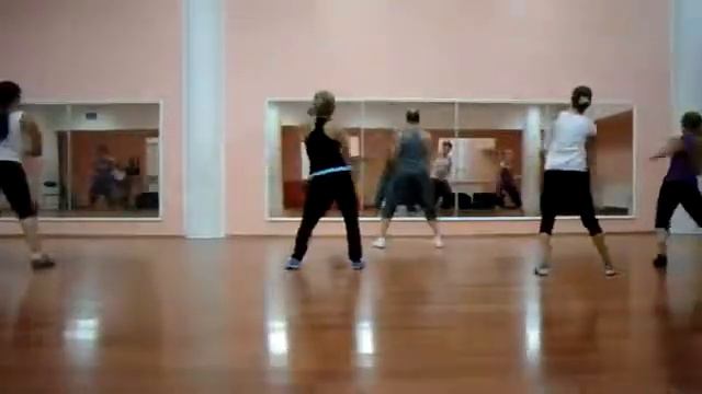 Учимся танцевать клубные танцы!!! смотреть онлайн