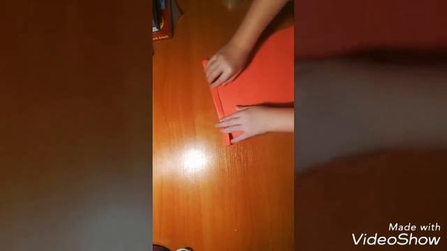Делаем бабочку из бумаги. Наше 1 видео не судите строго. смотреть онлайн
