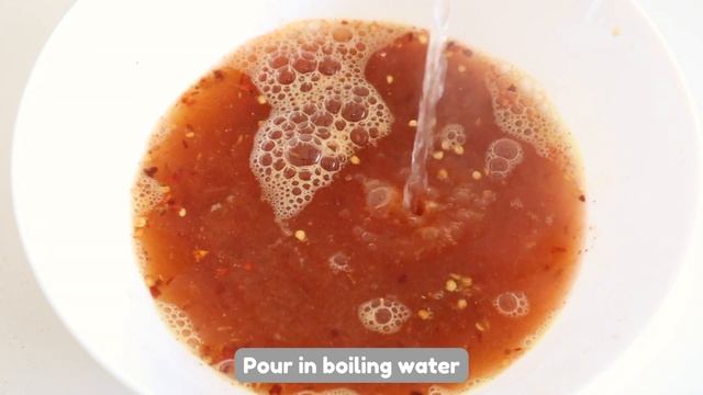 EASY SPICY CHICKEN RAMEN RECIPE READY IN 10 MINUTES!