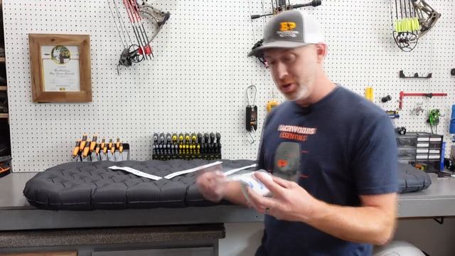 How to Keep Your Sleeping Pad From Sliding - Backwoods Hacks смотреть онлайн