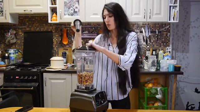 Арахисовая паста рецепт! Мощный блендер Biolomix 2200 Ватт смотреть онлайн