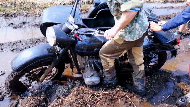 Проверяем породу на прочность Мотоциклом Урал.Месим Грязь смотреть онлайн