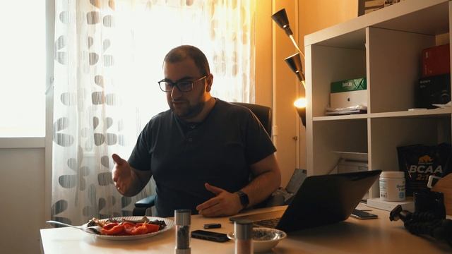 24 ЧАСА ЖИВУ ТРЕНИРУЮСЬ И ПИТАЮСЬ как Скала Дуэйн Джонсон ! Нереальный рацион и тренировки смотреть онлайн