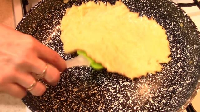 Сытный перекус из картофеля и колбасы! ? Картофельные блины с начинкой! смотреть онлайн