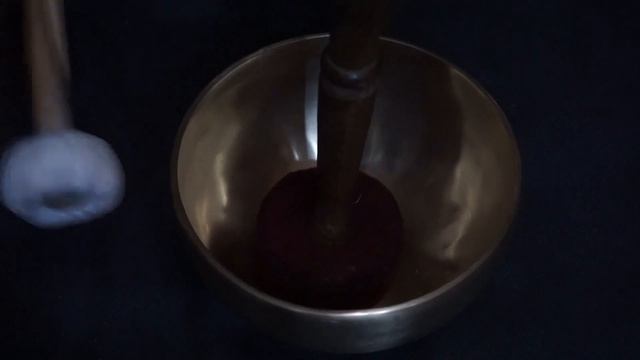 12.5см428ГцЛя  Кованая поющая чаша для медитации и звукотерапии. Купить поющие чаши Спб. Видео обзо