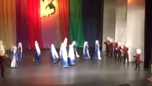чеченский танец маленькие звездочки смотреть онлайн