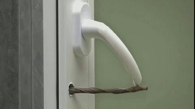 Взлом окон ПВХ / Fortarea ferestrelor PVC.Termopane смотреть онлайн