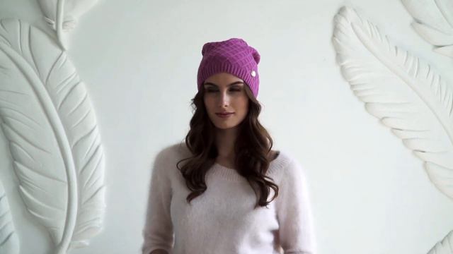 Женская шапка Mira Adriana . Артикул: 7.571-10 МА.Y. смотреть онлайн