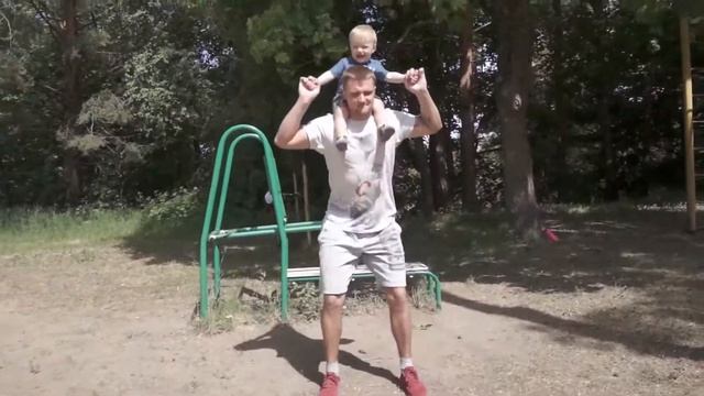 FamilyGYM:Совместная тренировка на свежем воздухе всей семьёй в Усть-Нарве. смотреть онлайн