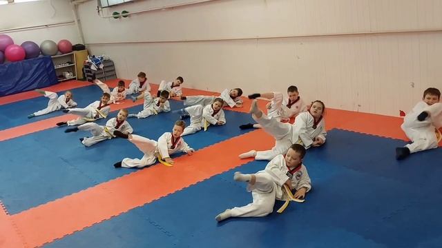 УТГ 1 года обучения. г.Протвино, школа-1 Тренировочный будни #тхэквондо #протвино #спорт #тренировк смотреть онлайн