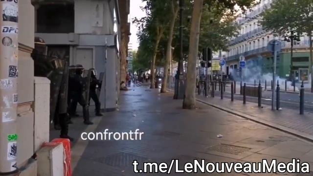 ФРАНЦИЯ. ПАРИЖ. 1-Е ИЮЛЯ 2023-ГО ГОДА. ЖАНДАРМЫ ПРОТИВ ТОЛПЫ ЗАДРОТОВ-ГЕЙМЕРОВ.