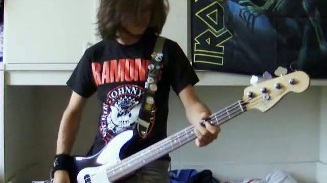 Smells Like Teen Spirit by Nirvana bass cover смотреть онлайн
