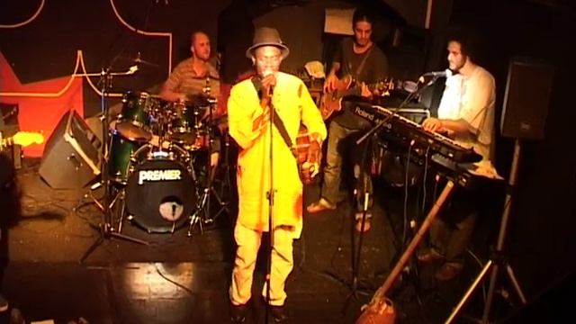 Paco Diola-Bi / Les voisins смотреть онлайн