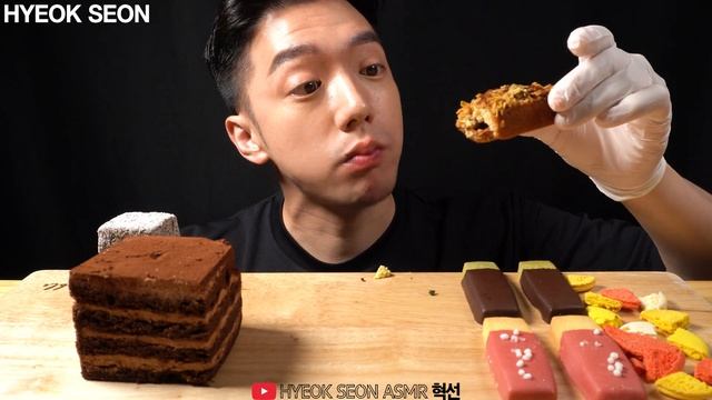 디저트 먹방 달달한 케이크 애플크럼블 레밍턴 사브레 휘낭시에 홍대맛집카페 먹방 ASMR MUKBANG DESSERT CAKE SNACK EATING SOUNDS смотреть онлайн