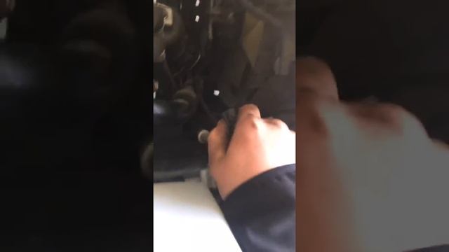 Part 1 replacing radiator in 1992 Toyota Camry смотреть онлайн