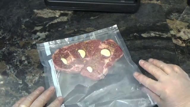 Стейк, средней прожарки. Сувид. Medium ribeye steak. Sous vide. смотреть онлайн