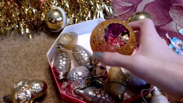 # 28. Украшаем ёлку. Игрушки, украшения. Рождественский цветок. Поздравление. смотреть онлайн