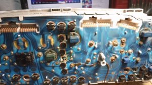 Не работает тахометр Toyota Land Cruiser Prado 90 / 95. Снятие панели приборов, разборка и ремонт.