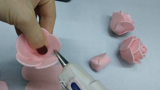 Мини-розочки из изолона. MC DIY mini roses made of isolon. смотреть онлайн