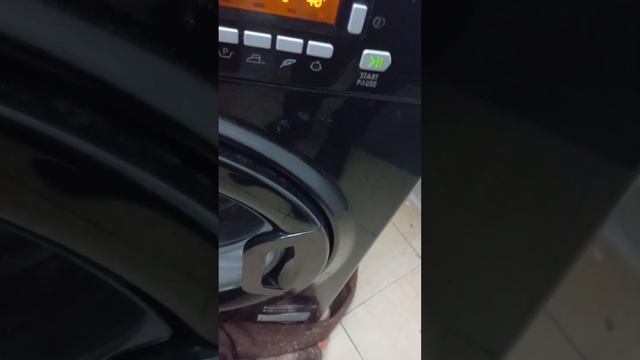 Стиральная машина аристон гудит но не крутит барабан #shorts смотреть онлайн