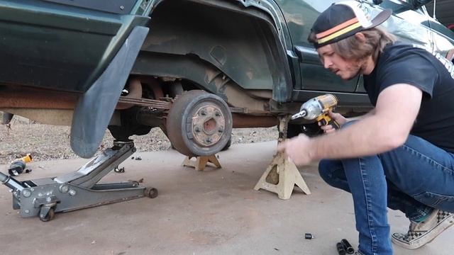 Jeep Cherokee Rescue: XJ Gets Elevated with Zone Offroad 3 in lift смотреть онлайн