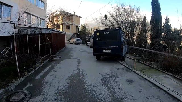 Ялту ЗАВАЛИЛО снегом! Первый снег в Ялте в этом году! смотреть онлайн