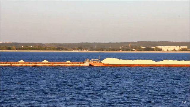 Буксир ОТ 2063 с баржами Волго Дон и 614 проходит Ульяновск 28 08 2021г смотреть онлайн