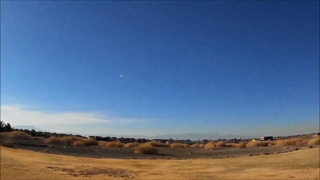 E-flite UMX Twin Otter BNF Basic: HORSING AROUND in LAS VEGAS! смотреть онлайн