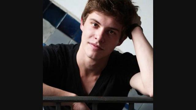 Catch Me (Xavier Samuel Video) смотреть онлайн