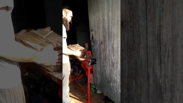 Проба электрического дровокола AL-KO смотреть онлайн