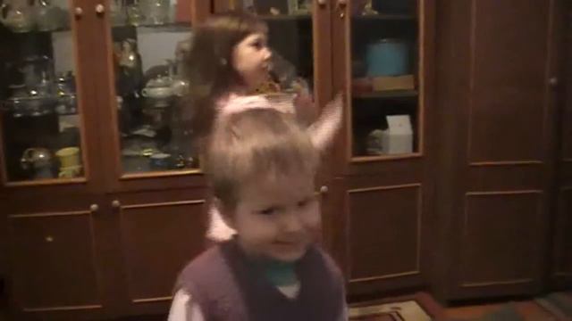 Викочка с братиком Ваней смотреть онлайн