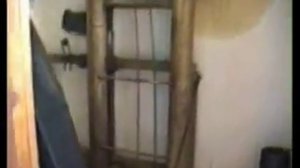 Самодельный лифт на даче, в загородном частном доме.