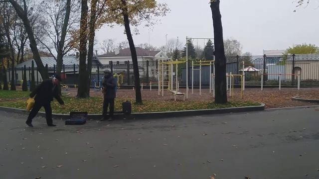 Харьков,сад шевченко, "Мой друг лучше всех играет блюз" смотреть онлайн